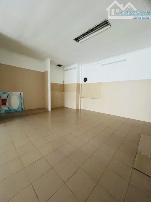 Bán nhà mặt tiền Tân Bình - 162m2 - 3 tầng - đường 16m kinh doanh - 7