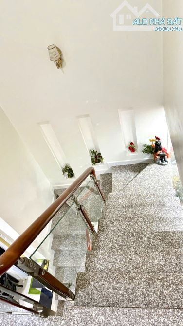 SIÊU PHẨM NHÀ 2 TẦNG - GÓC 2 MẶT TIỀN – ĐƯỜNG 9M THÔNG - GẦN LÊ VĂN VIỆT - GIÁ 6.3 TỶ TL - 7