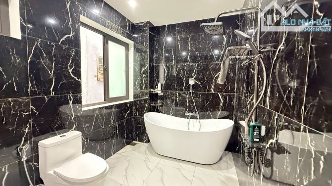 Bán nhà 3 tầng gần biển, gần sông - Căn góc thoáng mát giá tốt - 7