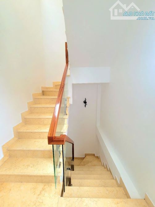 Nhà dân xây độc lập, tâm huyết oto đậu cửa,cách mặt đường Hồ Sen 30m, kinh doanh nhỏ lẻ - 7