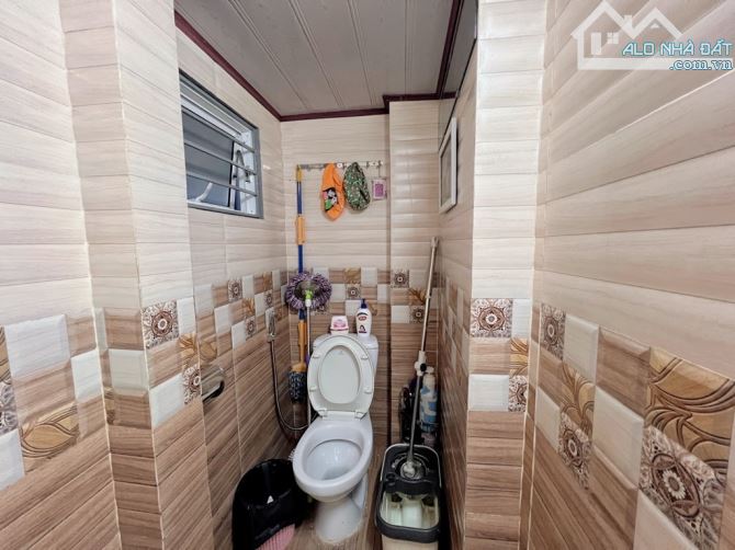 B.á.n nhà sát bên Vạn Kiếp - 3 Tầng 86m2 - sẵn 9 PN kín - hẻm trước nhà 4m - ngang 4m - 7