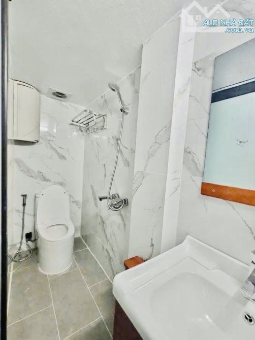 Bán siêu phẩm ccmn Đội Cấn, DT 50m2 x 7T, sổ đỏ vuông đẹp, 10 phòng cho thuê, chỉ 16 tỷ 7 - 7