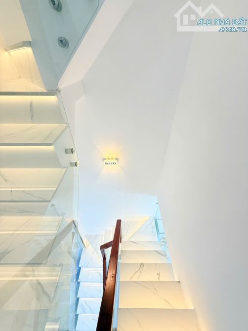 NHÀ ĐẸP – 3 LẦU – FULL NỘI THẤT – XE HƠI ĐẬU TRƯỚC NHÀ  Vị trí: Số 4 Đào Tông Nguyên - 7