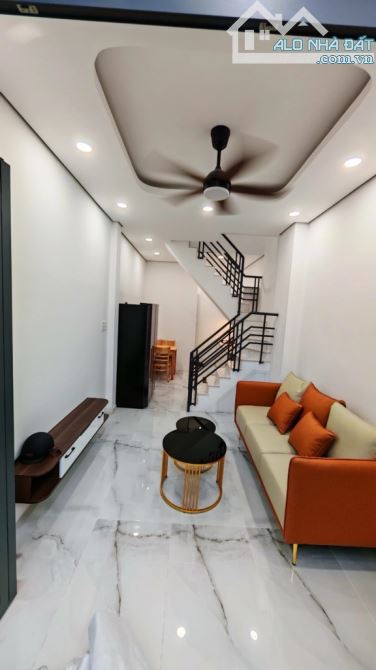 Nhà mới BÌNH THẠNH . 2 TẦNG .( CN 28M2) 3×10- 2 PN. 2WC . - 7
