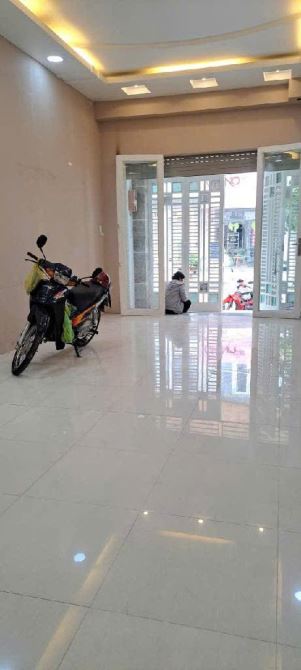 MẶT TIỀN ĐƯỜNG SỐ NGUYỄN THỊ THẬP TÂN QUY Q7  NGANG 4 DÀI 19 M - 4T CÓ 200 TRIỆU M - 7
