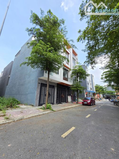 Bán nhà 1 trệt 2 lầu, đúc 3 tấm, KDC, p.Thuận Giao, Tp.Thuận An chỉ 4,6 tỷ TL M7798 - 7