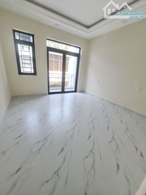 Bán CHDV Q10 - 5 tầng mới đẹp - khu phân lô dân trí - DT 600tr/tháng - 7