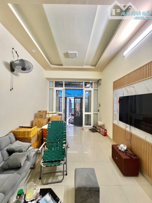 Bán nhà Q10 - ngay ngã sáu - 4 tầng - nhà mới - xe hơi - kinh doanh - 7