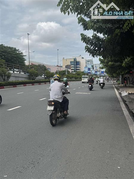 🏡MT Cộng Hoà - 88m2 - 3 Tầng , 5Pn - MT đường 30m , Sầm uất , vị trí đắc địa - Ngang Lớn - 8