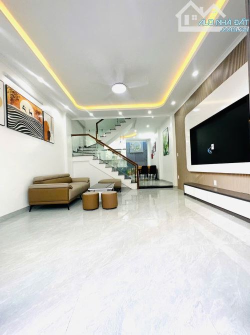 Nhà Phố Thiên Lôi Aeon Maill Độc Lập Sân Cổng - 8
