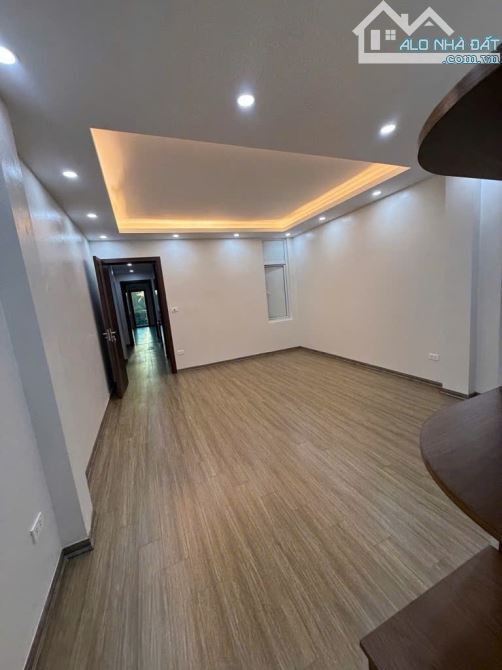 Nhà Tu Hoàng, Nam Từ Liêm, 80m2, vỉa hè, ngõ to, thang máy – Nhỉnh 19 Tỷ - 8