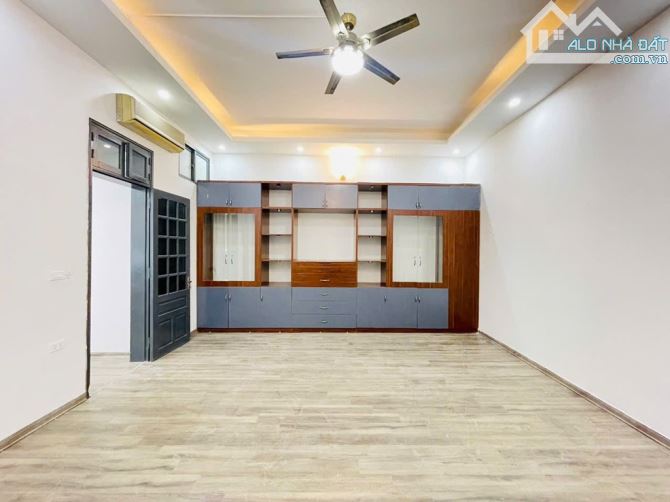 BÁN NHÀ BÁT KHỐI, LONG BIÊN – MẶT TIỀN 6.2M, ĐƯỜNG 8M Ô TÔ TRÁNH, DT 96.5M², GIÁ 15 TỶ - 8
