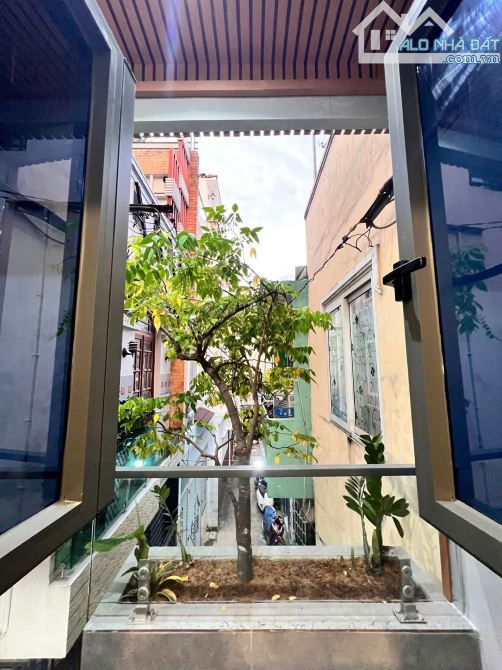 NHÀ NI SƯ HUỲNH LIÊN, CHƯA ĐẦY 3 PHÚT RA MẶT TIỀN ĐƯỜNG LỚN,3 TẦNG, 5.6 TỶ - 8