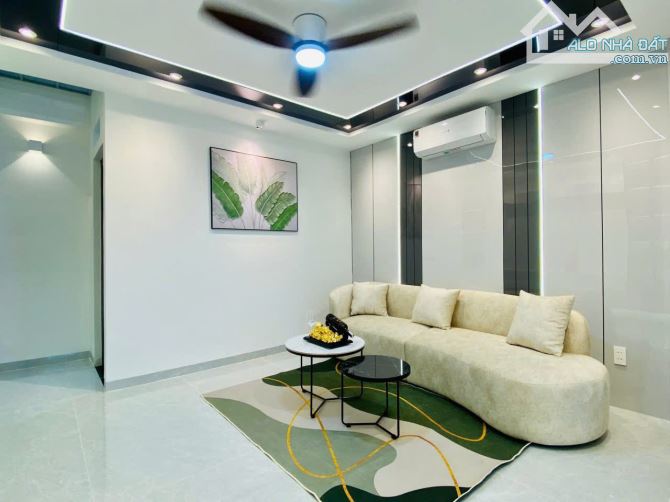 🏠Siêu Phẩm Hẻm Thông 6M💎Vị trí: Phan Huy Ích, P15💎4X15M 4 Lầu 3PN 3WC💵9,9 Tỷ - 8