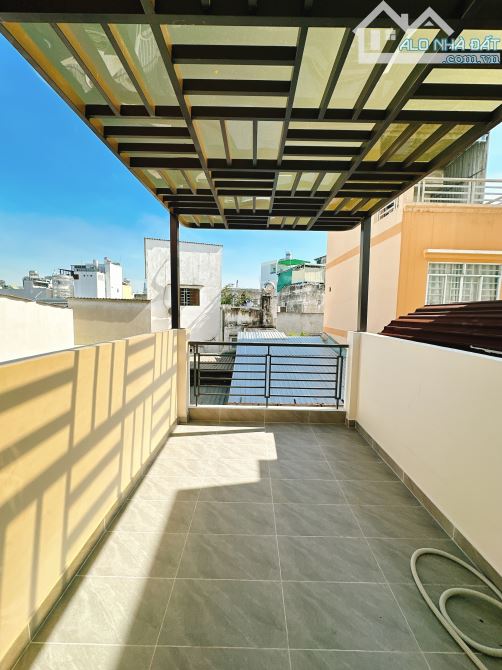 BÁN GẤP NHÀ ĐẸP 3 TẤM 5PN TẠI Q4 KHU DÂN CƯ GIÁ 4TỈ5 CÁCH HẺM XE HƠI 3 CĂN - 8