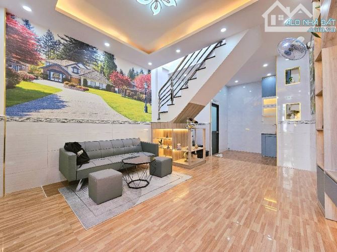 Bán nhà đường Nguyễn Văn Công phường Hạnh Thông ngang 4m x 7m 2 tầng 2 phòng 4,15 tỷ - 8