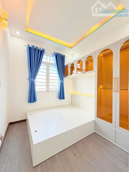 NHÀ ĐẸP – 3 LẦU – FULL NỘI THẤT – XE HƠI ĐẬU TRƯỚC NHÀ  Vị trí: Số 4 Đào Tông Nguyên - 8