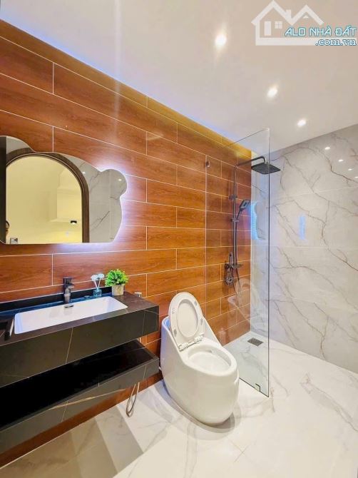 NHÀ NGỘP QUẬN 3 SIÊU HỜI ĐƯỜNG NGUYỄN ĐÌNH CHIỂU,P5 - GIÁ: 5 TỶ 150/48M2(4x12) - SHR - 8