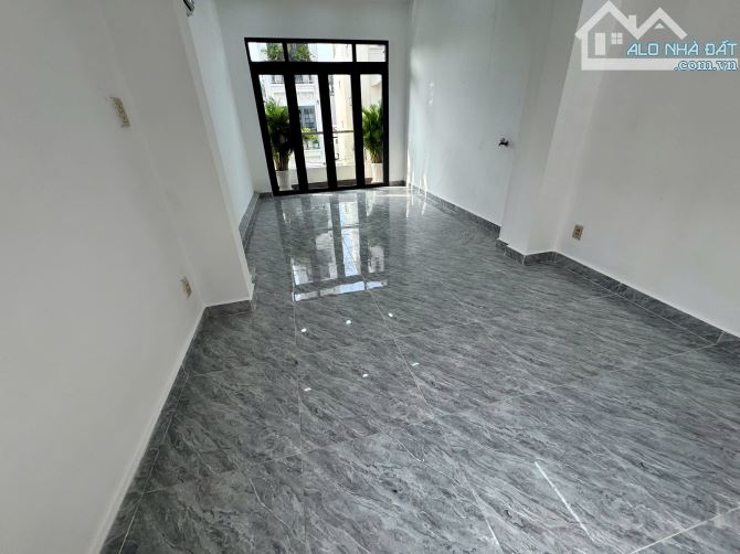 Bán Nhà Mặt Tiền Quận 5 , Đường Phan Văn Trị. - 8