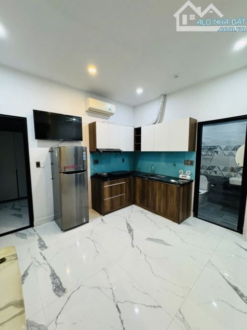 Bán biệt thự cao cấp đường Trần Sâm diện tích 180m2; ngang mặt tiền 10m ; giá 20 tỷ - 8