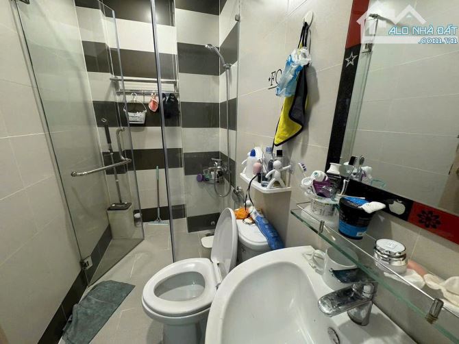 MẶT TIỀN PHÚ NHUẬN - 4 TẦNG ĐẸP 70M² (4×17) - GIÁ RẺ 14.2 TỶ - CHO THUÊ 30TR/THÁNG - 8