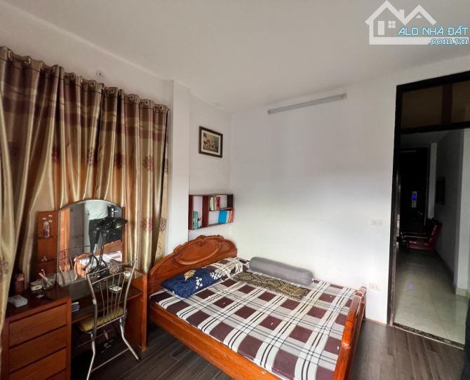 Mặt phố  Nguyễn Ngọc Nại. Diện tích 37/44m.6 tầng. MT  3.9m.Giá 18tỷ Thanh xuân - 8