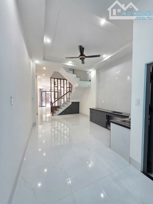 Bán nhà 1 trệt 2 lầu, đúc 3 tấm, KDC, p.Thuận Giao, Tp.Thuận An chỉ 4,6 tỷ TL M7798 - 8