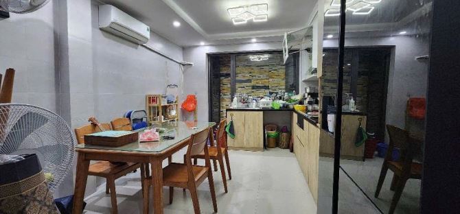 bán nhà phố CẦU GIẤY .. dt 42m 5 tầng ô tô đỗ cửa AN SINH CAO giá 13 tỷ - 8