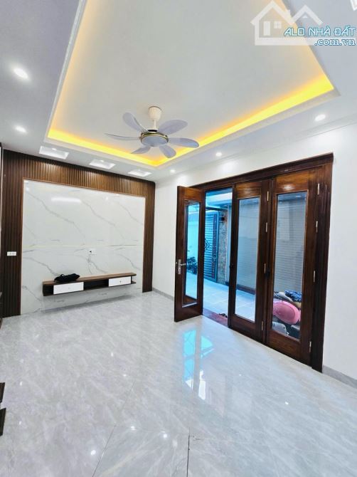 VỊ TRÍ ĐỈNH CAO - 1 NHÀ RA PHỐ - 2 THOÁNG TRƯỚC SAU - TRƯỚC NHÀ RỘNG THOÁNG - GẦN Đ - 9