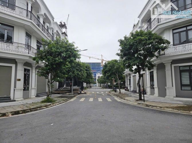 Bán nhà  KĐT 319 cổ loa đông anh  lô góc ô tô vỉa hè rộng dt 95 m x4 tầng 5,5 mt giá 16,5ỷ - 9