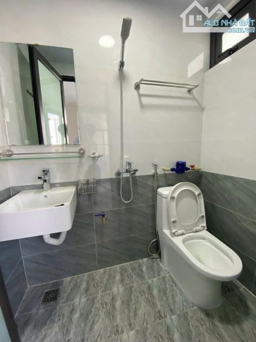 Bán Toà CHDV 7 Tầng 14 phòng Kk, 3 Thoáng Ô Tô vào nhà 61/66M Hoàng Mai- Chỉ 18.5 Tỷ(TL) - 9