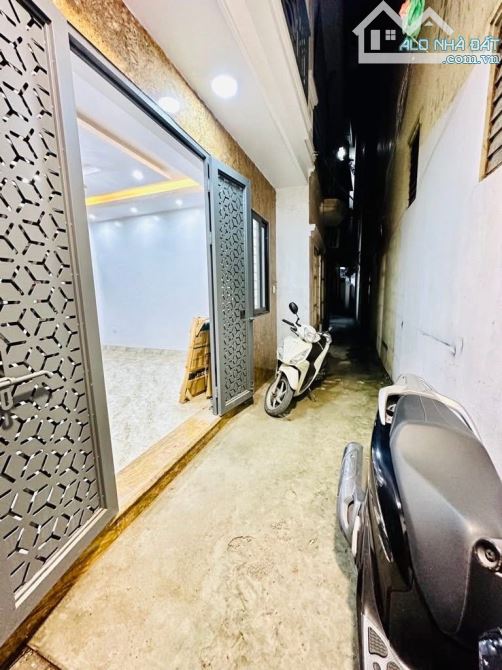 CHÀO BÁN NHÀ TỨ LIÊN, TYÂ HỒ ,5T THANG MÁY 9 TY - 9