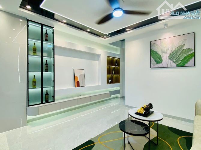 🏠Siêu Phẩm Hẻm Thông 6M💎Vị trí: Phan Huy Ích, P15💎4X15M 4 Lầu 3PN 3WC💵9,9 Tỷ - 9