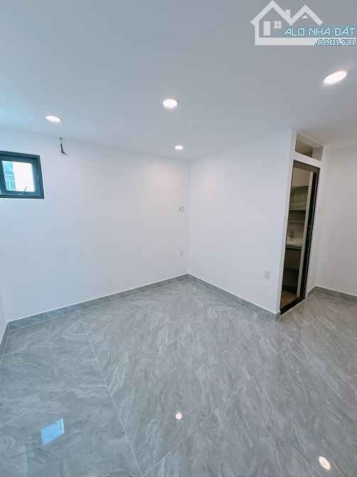 BÁN GẤP NHÀ ĐẸP 3 TẤM 5PN TẠI Q4 KHU DÂN CƯ GIÁ 4TỈ5 CÁCH HẺM XE HƠI 3 CĂN - 9