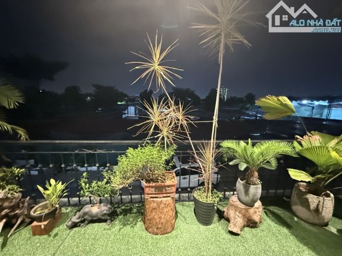 Bán nhà Ngọc Thụy, 43m2, 7T thang máy đẹp long lanh, MT 6m, 2 ô tô tránh vỉa hè, 18.5 tỷ - 9