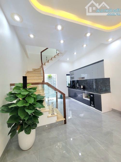 Nhà dân xây độc lập, tâm huyết oto đậu cửa,cách mặt đường Hồ Sen 30m, kinh doanh nhỏ lẻ - 9