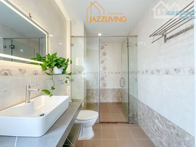 SIÊU PHẨM CĂN HỘ 2PN FULL NỘI THẤT CỰC RỘNG 70M2 CỬA SỔ LỚN NGAY QUẬN 1 - 9