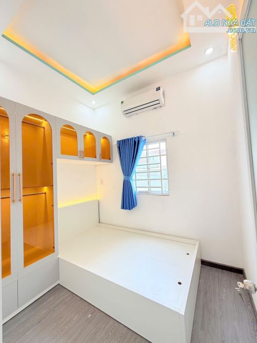 NHÀ ĐẸP – 3 LẦU – FULL NỘI THẤT – XE HƠI ĐẬU TRƯỚC NHÀ  Vị trí: Số 4 Đào Tông Nguyên - 9