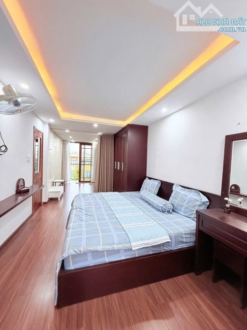 CỰC HIẾM ! NHÀ KHÁ ĐẸP, MẶT TIỀN đg HUỲNH NGỌC HUỆ, THANH KHÊ: 3 TẦNG 1 lửng 1 tum - 9