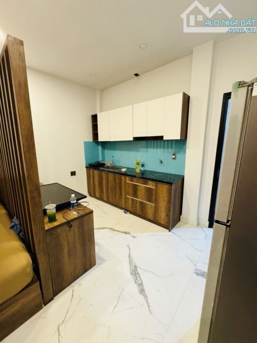 Bán biệt thự cao cấp đường Trần Sâm diện tích 180m2; ngang mặt tiền 10m ; giá 20 tỷ - 9