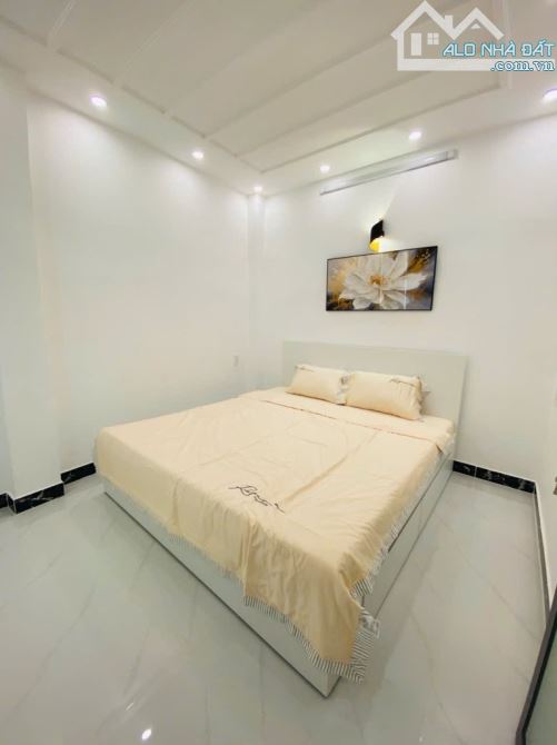 Nhỉnh 3 Tỷ - Sổ Hồng Riêng - 2 Tầng - 5x12 - Gần Quận 7 - 9