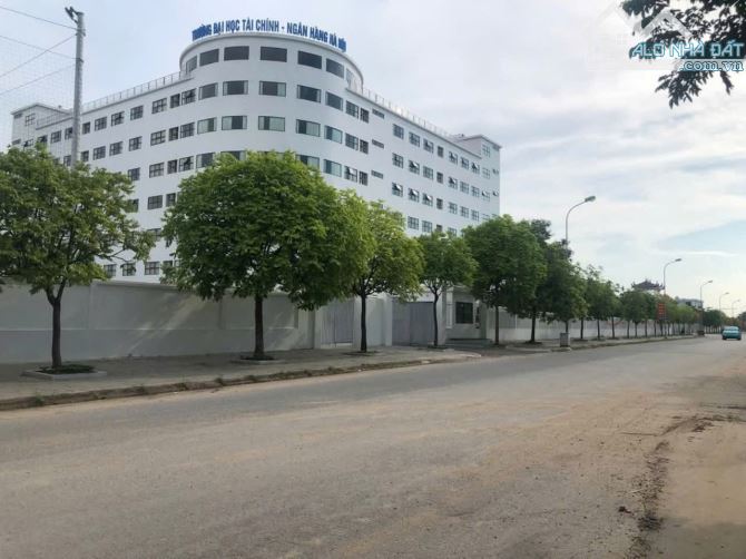 BÁN NHÀ DÒNG TIỀN GẦN ĐẠI HỌC TÀI CHÍNH TRUNG TÂM MÊ LINH, HÀ NỘI GIÁ CHỈ HƠN 4 TỶ - 4