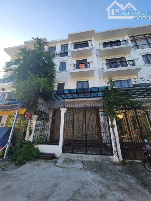 Cho thuê nhà Nguyễn khuyến, Văn Quán. DT 101m2, 4 tầng. full điều hòa