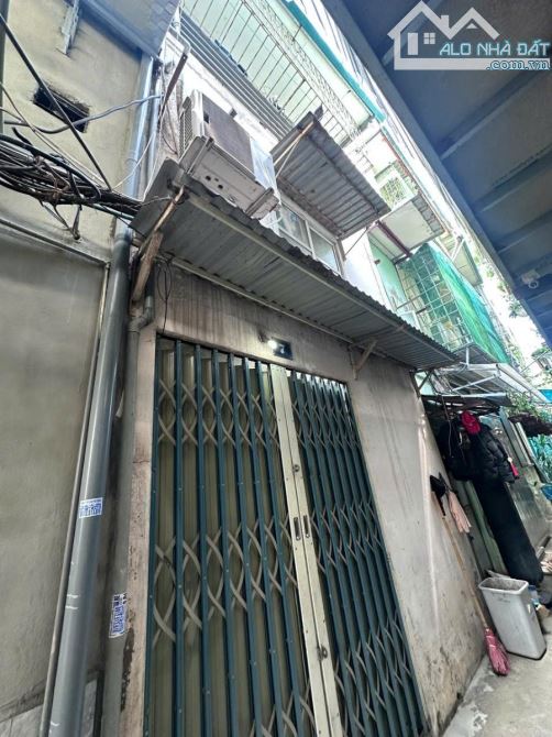 Bán nhà phố Vũ Hữu, 3 tầng, 30m ra phố, ba gác đỗ cửa giá 1.48tỷá