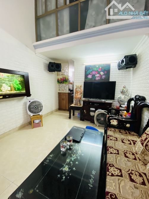 Bán nhà 30m2, 4 tầng ngõ rộng, nông phố Nguyễn Lương Bằng - Đẹp ở luôn