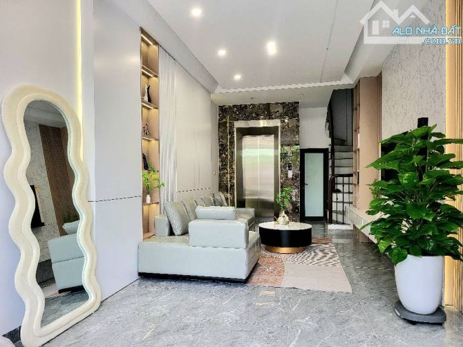 Bán nhà Ngô Xuân Quảng, Gia Lâm 50m 6 tầng thang máy, ngay Học viện Nông nghiệp