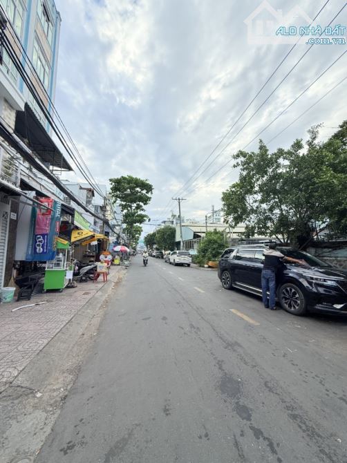 Bán nhà mặt phố ngay Dương Bá Trạc 3,8x15  khu kinh doanh sầm uất