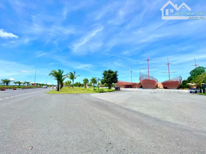 💥BÁN ĐẤT VIEW CÔNG VIÊN- CẠNH TRỤC THÔNG BIỂN HỘI AN