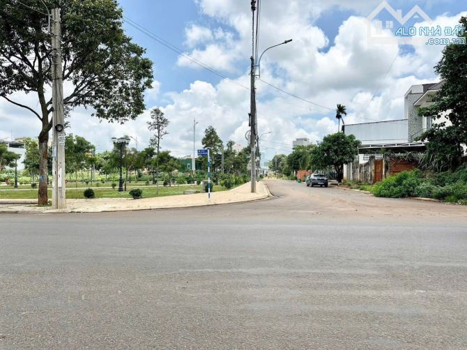 💥💥VIP Lô góc Khu Lê Vụ 12,5x24,5m giá 16tỷ899