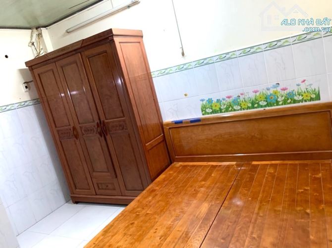 BÁN ĐẤT TẶNG NHÀ CẤP 1 TRỆT 1 GÁC SUỐT TẠI QUANG TRUNG P11 GV  Diện tích 5x11 nhỉnh 4 tỷ